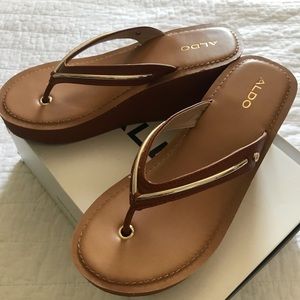 Aldo Sobrylla flop wedge